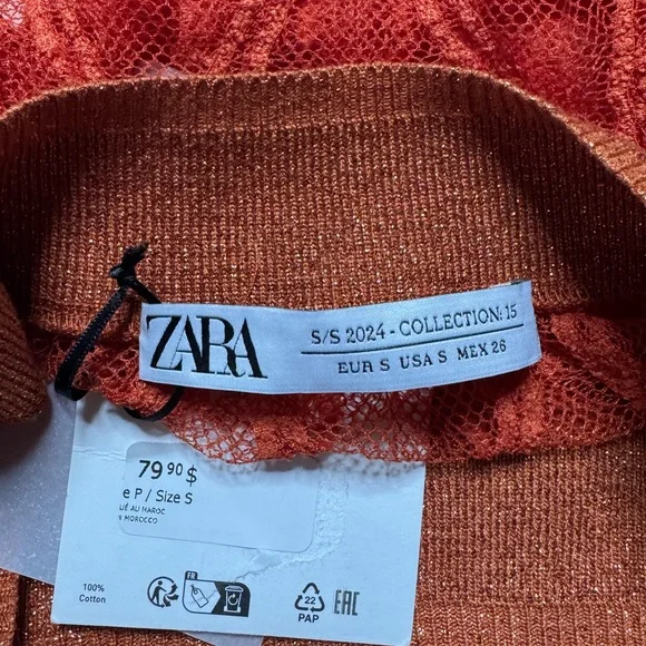 Red Textured Scarf - Picture 4 of 5